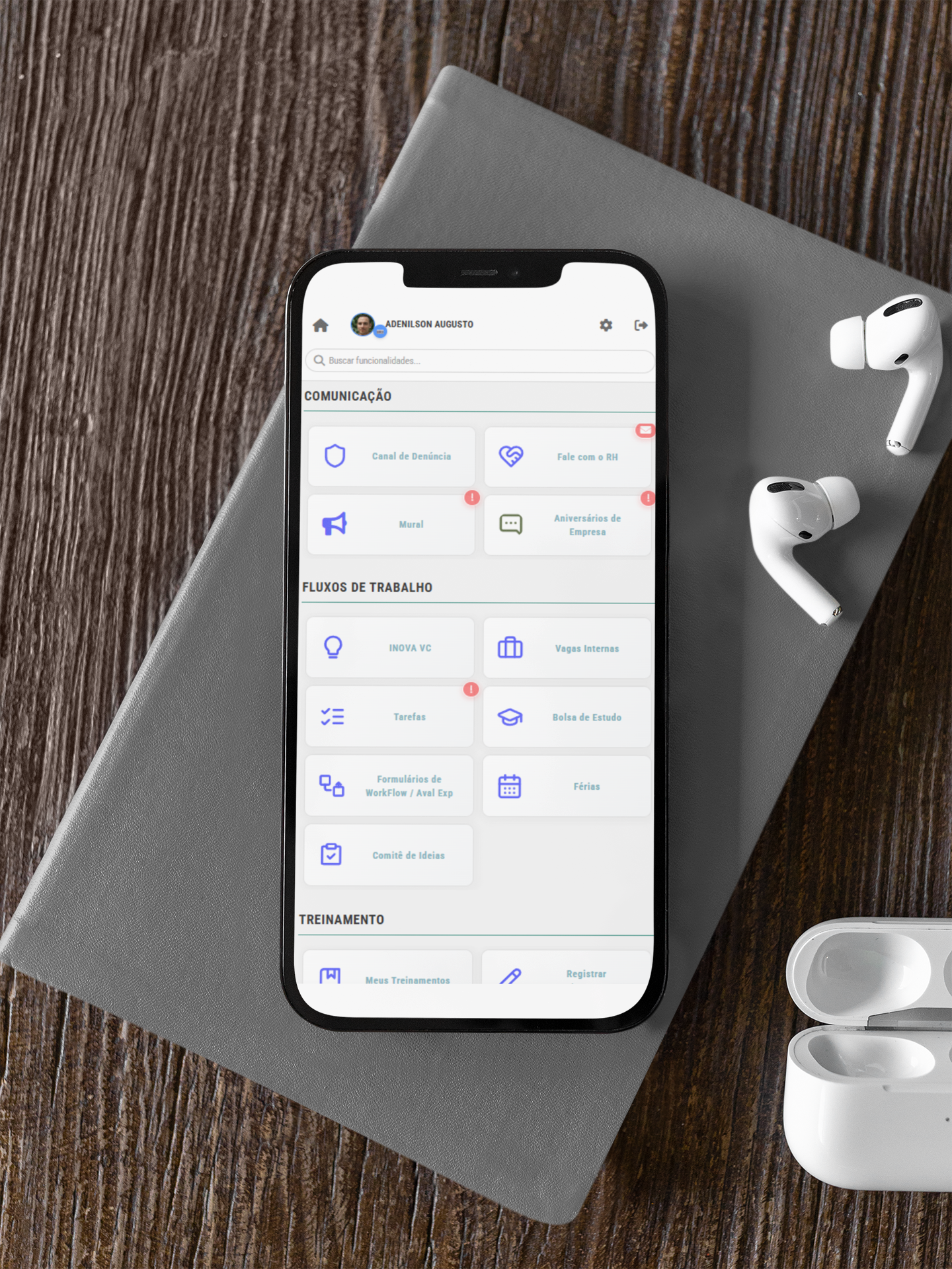 Aplicativo HUB no celular do colaborador